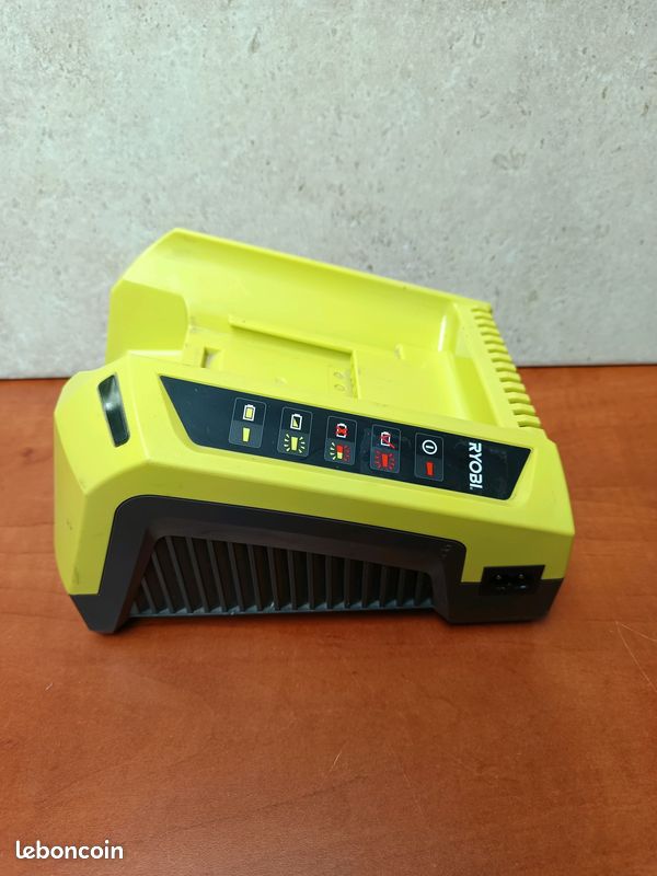 Chargeur de batterie Ryobi BCL3620 (image 1)