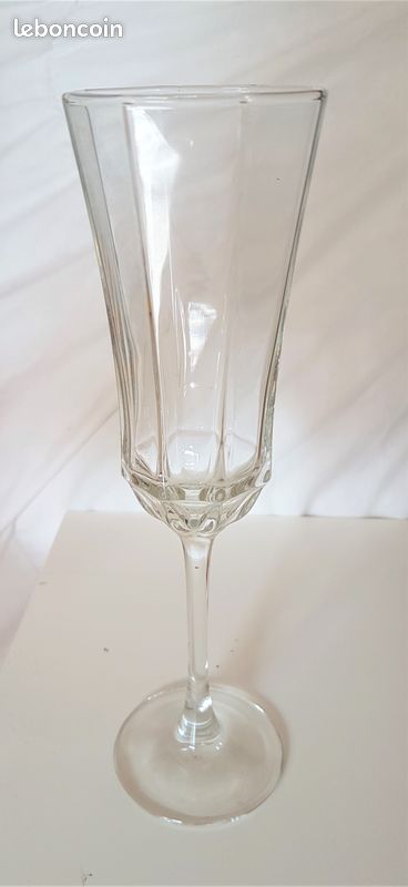 Lot de 9 flutes à champagne (image 2)