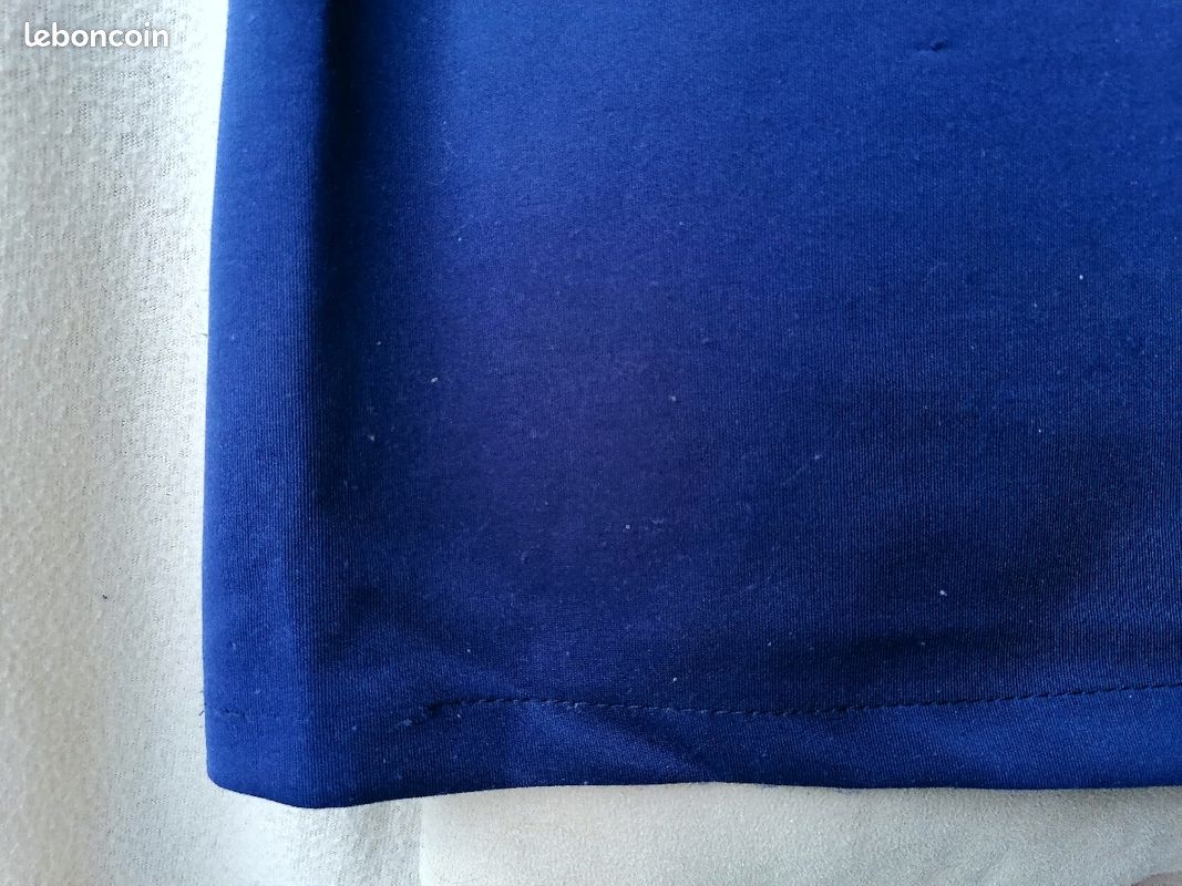 Robe bleue motif fleur en dentelle 38 (image 6)
