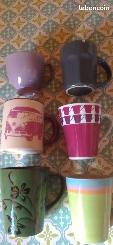 Lot de mugs vintage en porcelaine (image 1)