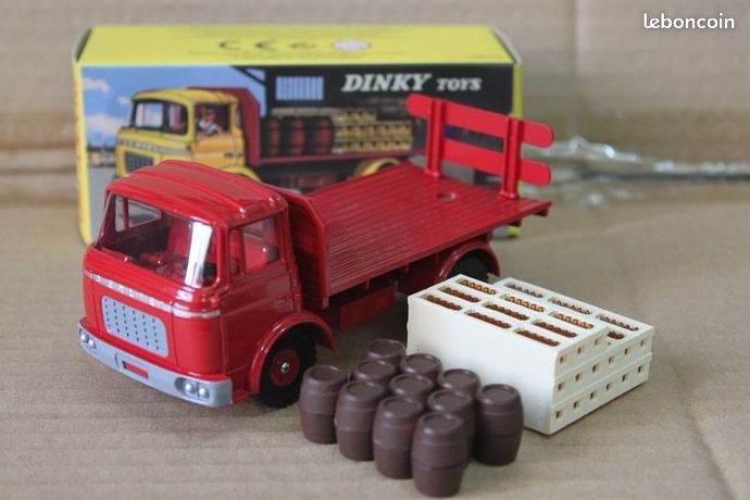 Dinky Toys 588 - Berliet GAK Brasseur - 1/43 - Camion Métal Avec Boîte (copie)