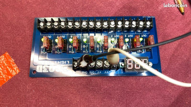 Répartiteur distributeur 12V avec fusible (image 5)