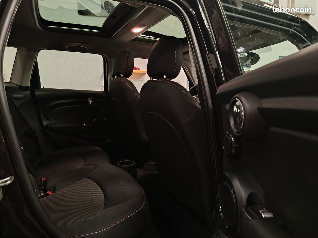 Mini 102 ch boite auto 5 portes sur-équipée ur-équipée (image 14)