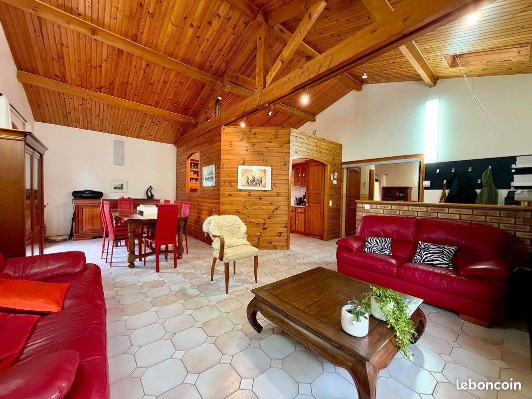 Maison 6 pièces 157 m² · à Orcet · 157 m² · 349 000 €
