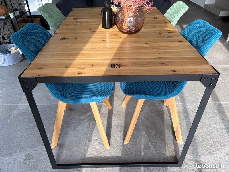 Table à manger industrielle de chez Maison du monde (image 4)