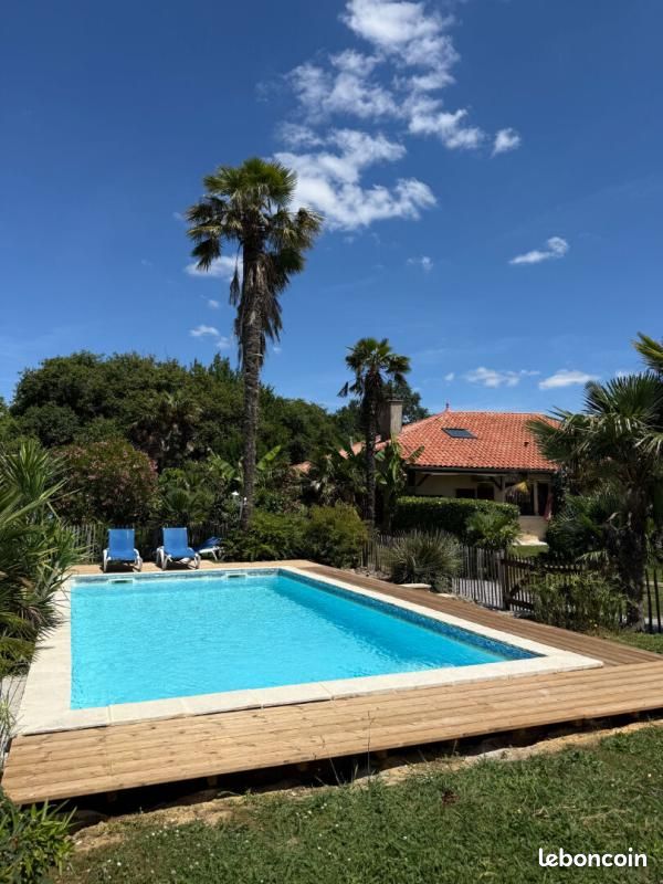 Maison 14 pièces 300 m² · à Eugénie-les-Bains · 300 m² · 492 000 €