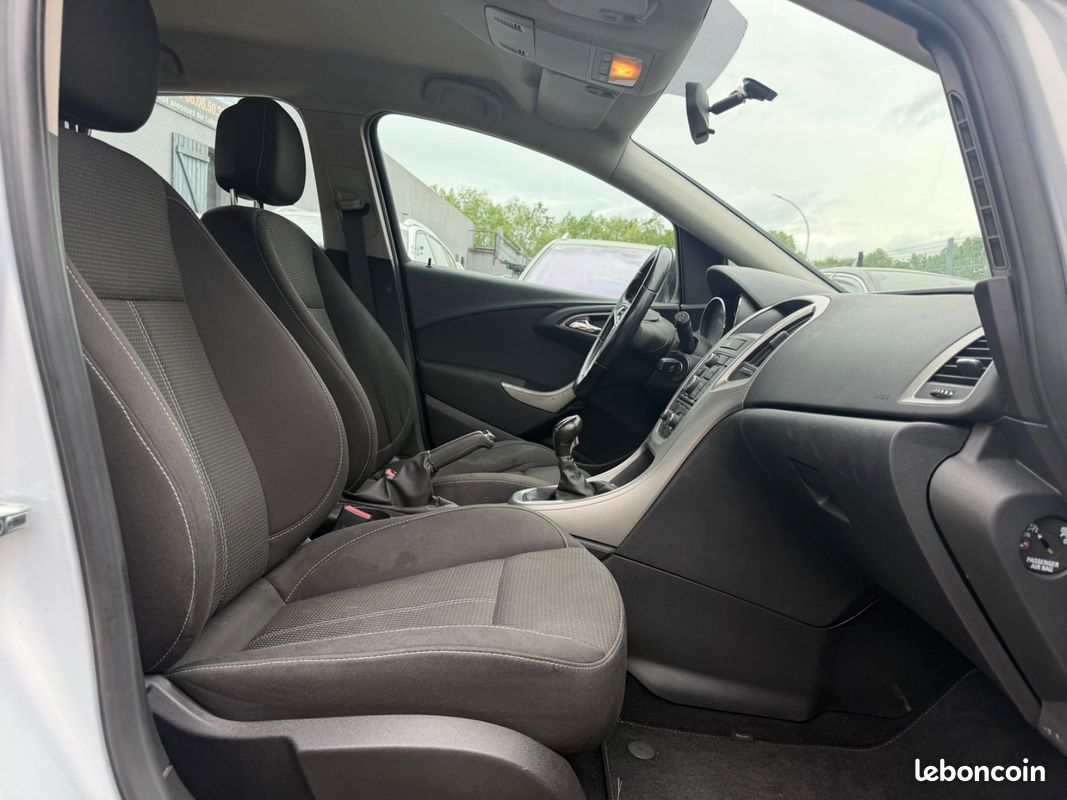 Opel Astra 1.7 CDTI 110 Cosmo (image 5)