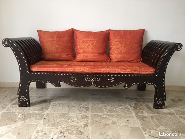 RARE BANQUETTE INDONÉSIE – Bois orné de nacres 1ère moitié XXème siècle (image 1)