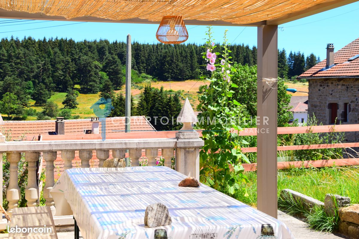 Maison 8 pièces 160 m² · à Coucouron · 160 m² · 249 000 €