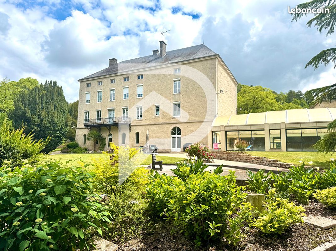 Maison 11 pièces 532 m² · à Suzannecourt · 532 m² · 990 000 €