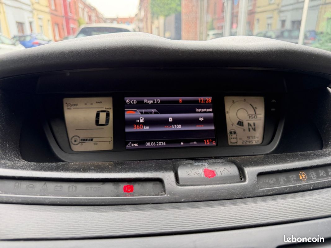 CITROEN C4 PICASSO HDi 110 Exclusive (image 13)