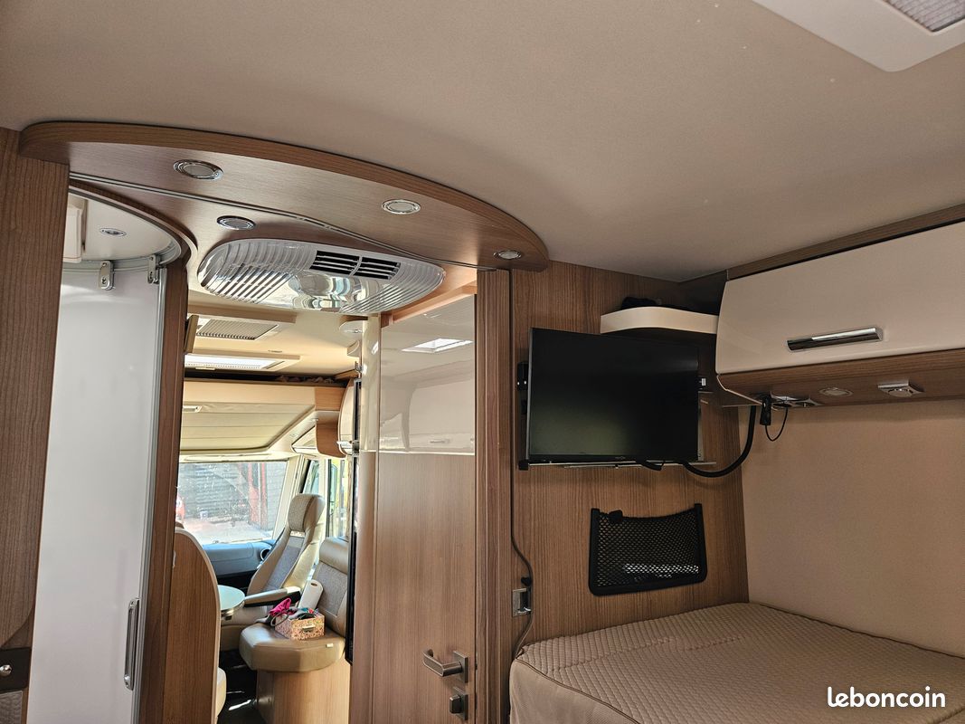 CAMPING CAR Mercedes Carthago Lits Jumeaux (image 16)