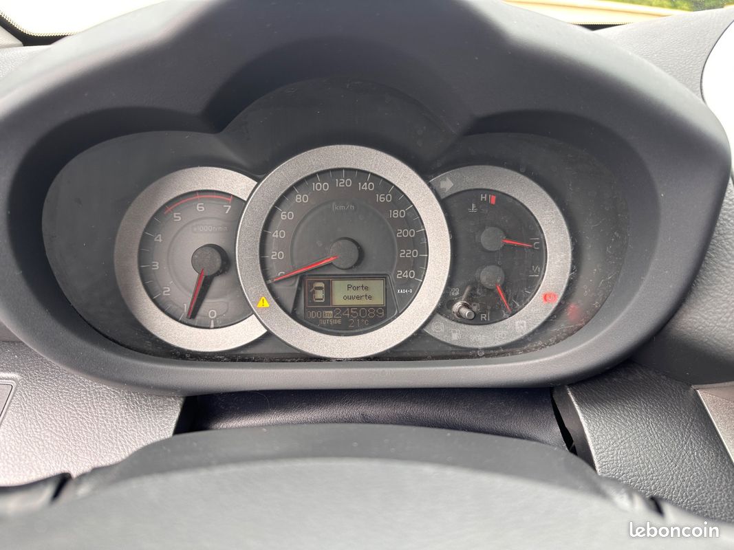 Toyota RAV4 2.2 D4D 150 Cv LIMITED EDITION ✅ SUIVI ENTRETIEN ✅ (image 25)