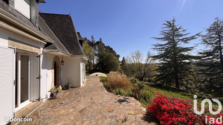 Propriété 7 pièces 202 m²