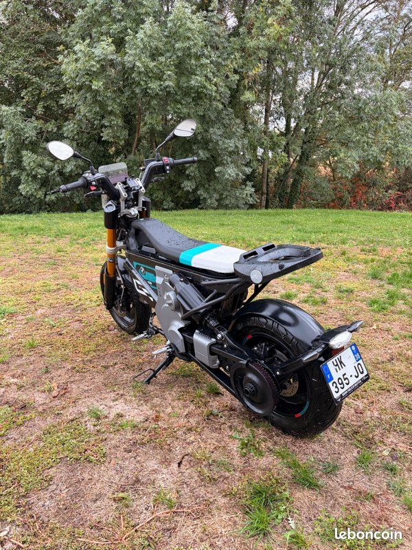 BMW CE 02 Pack Highline 11kW – Année 2026– 1650 Km – Excellent état - Motos