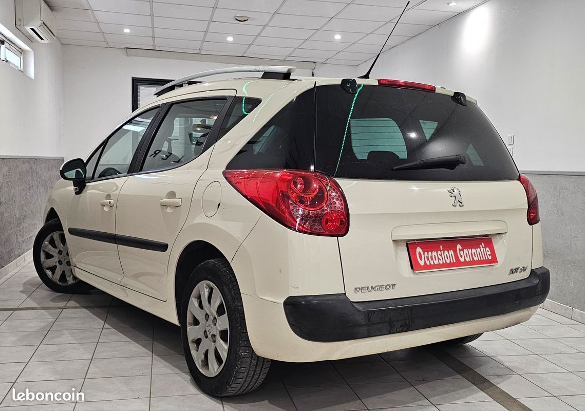 Peugeot 207 sw 1.6 hdi 90ch premium toit panoramique garantie 12 mois (image 4)