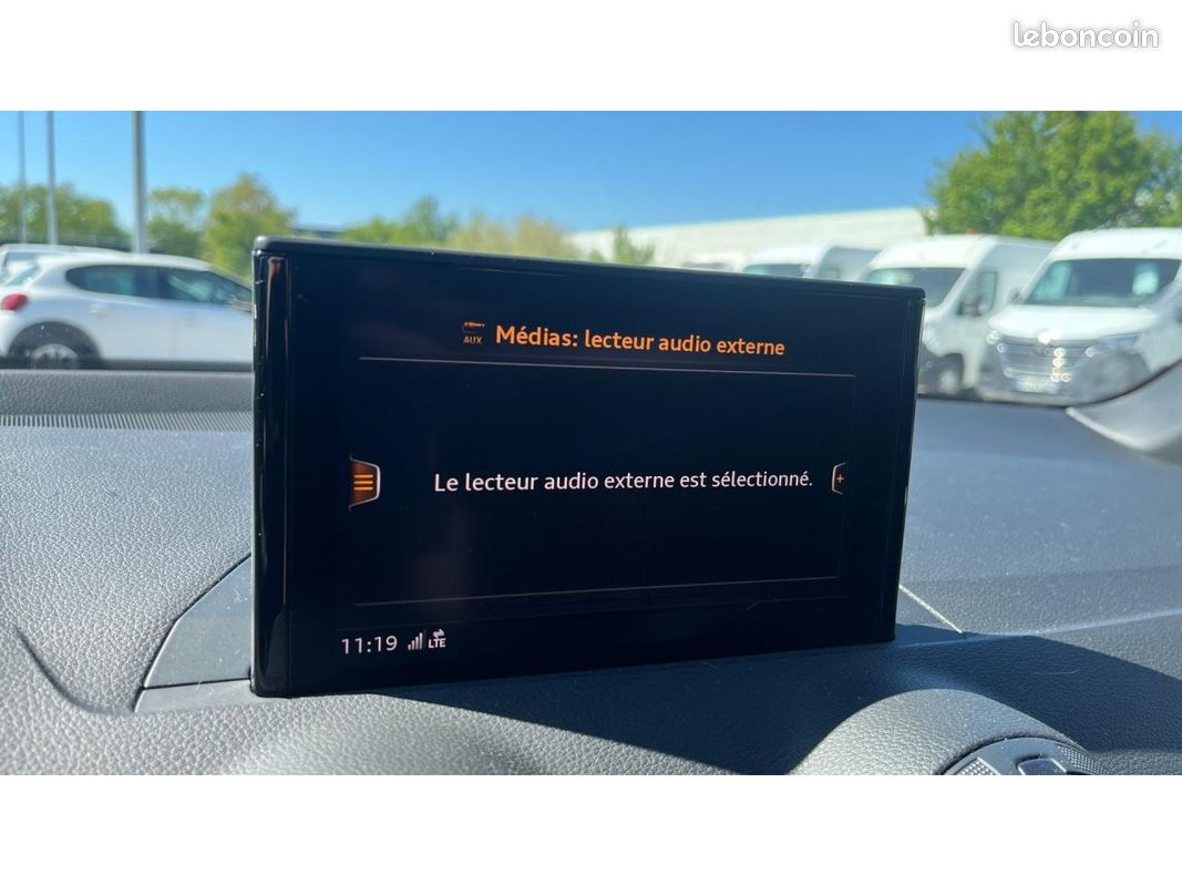 AUDI Q2 1.4 TFSI ESSENCE 150 BVA S Line - CAMERA DE RECUL / SIEGES CHAUFFANTS / BLUETOOTH (image 31)