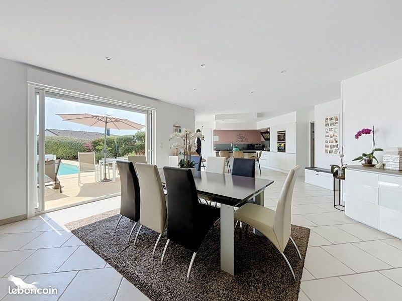 Maison 5 pièces 165 m² · à Semussac · 165 m² · 598 000 €