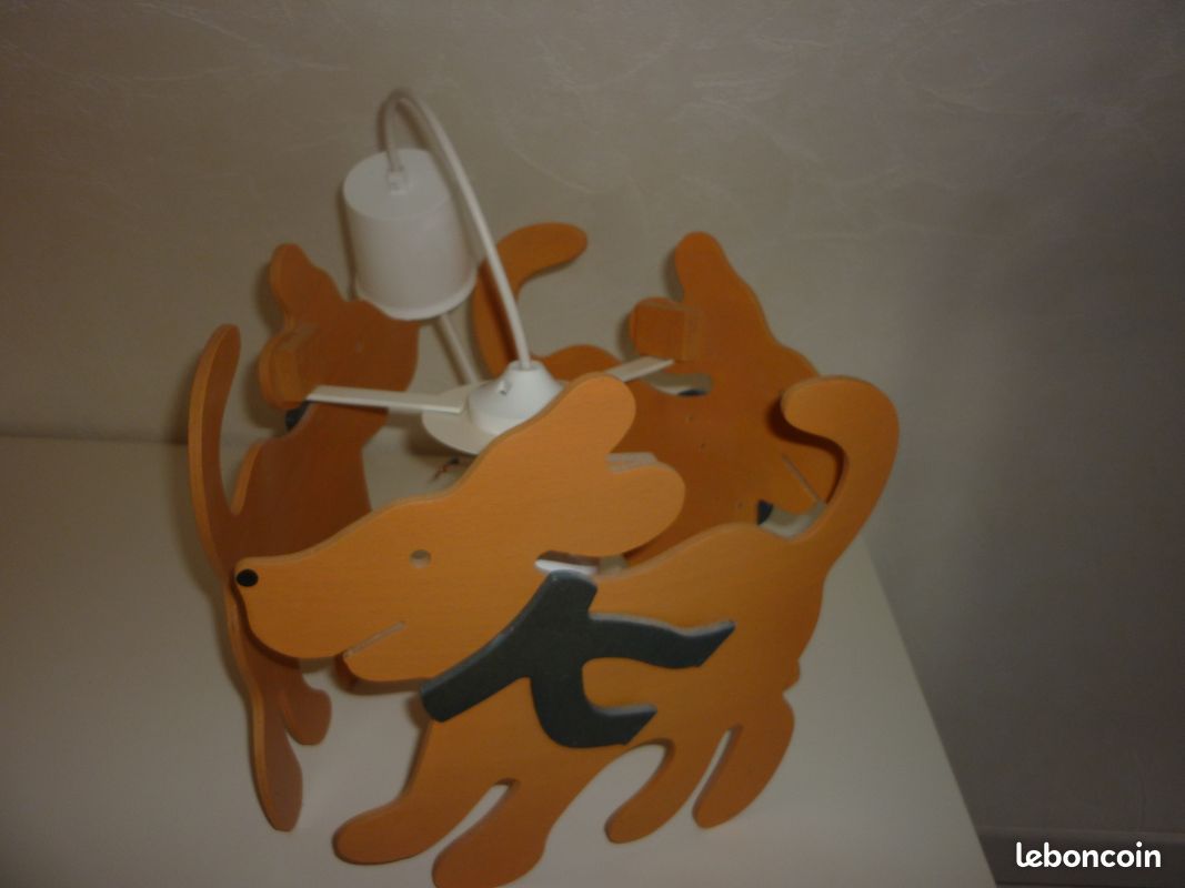 Lustre chambre enfant (image 1)
