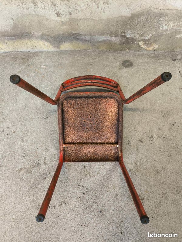 Chaise bistrot vintage en métal (image 9)