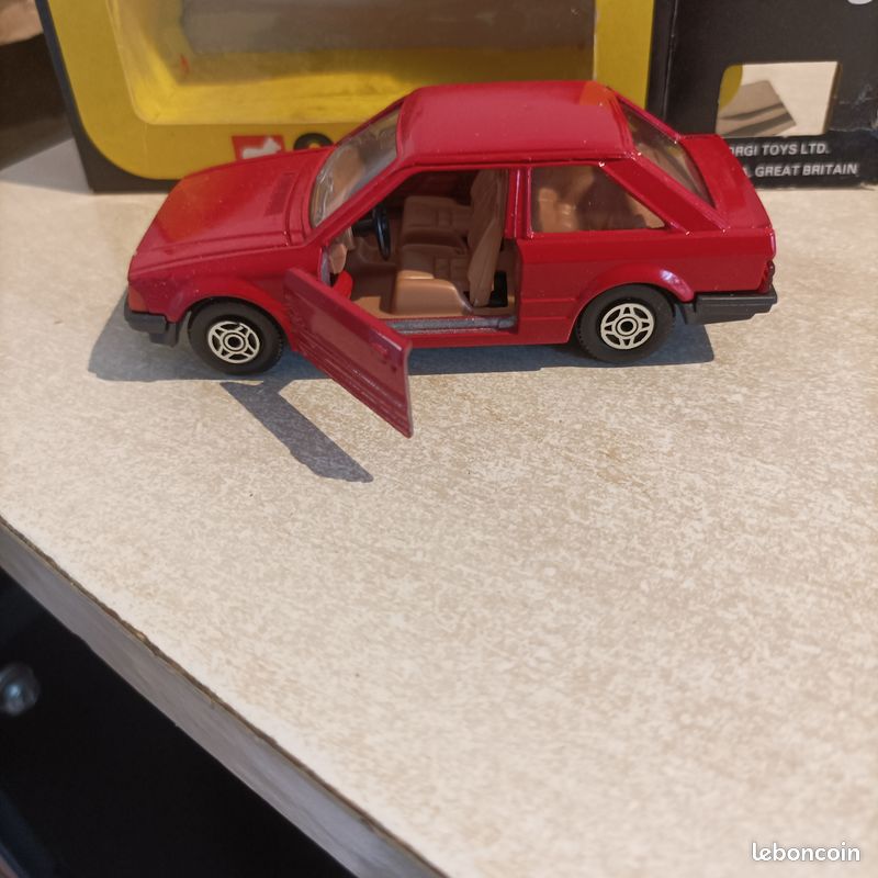 Corgi: Ford Escort (image 3)