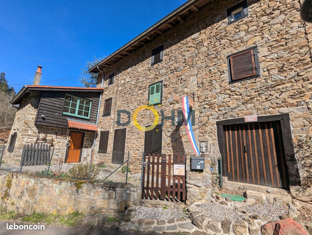Maison 11 pièces 277 m² · à Ambert · 277 m² · 229 990 €