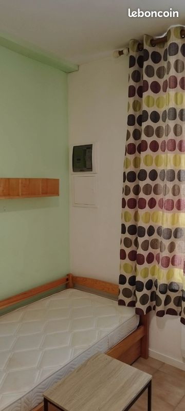 Appartement 1 pièce 13 m² · à Saintes · 13 m² · 325 €/mois