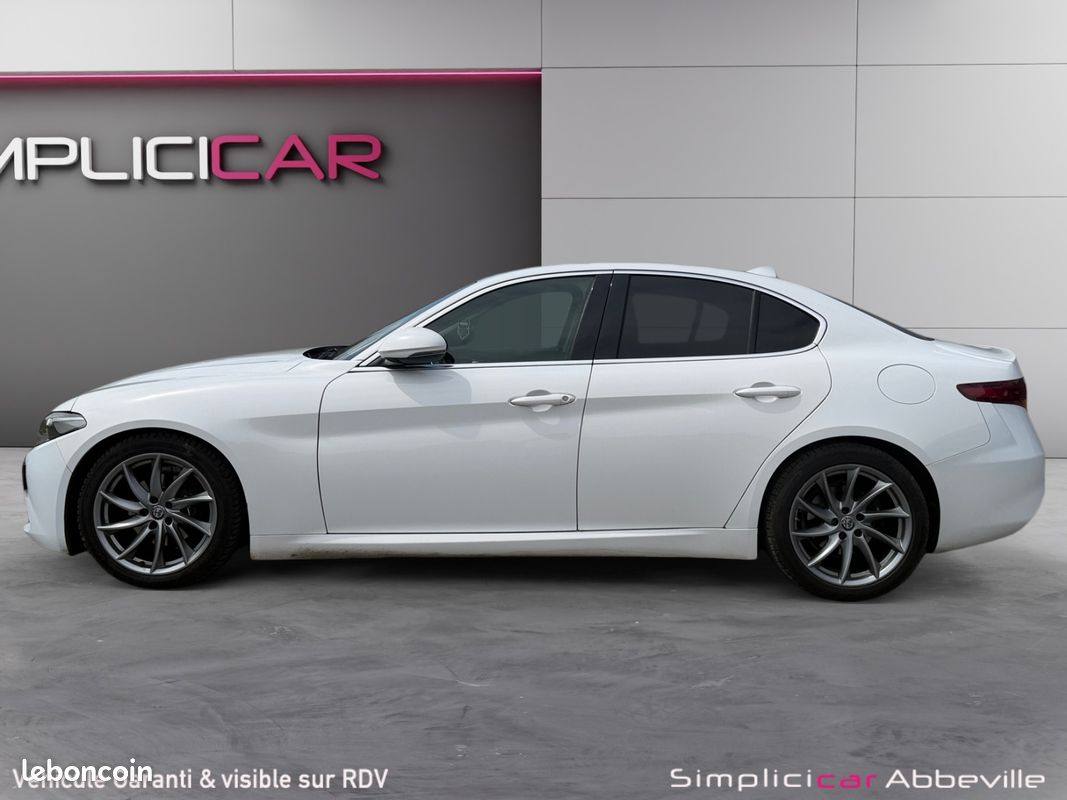 ALFA ROMEO GIULIA 2.2 JTD 180 LUSSO AT 180Ch Garantie 12 mois (image 6)