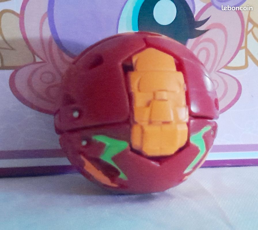Petite Bakugan rouge orange et vert (image 1)