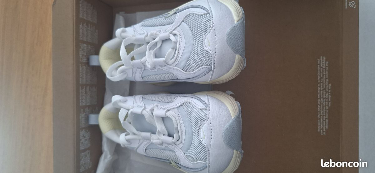 Nike air max bliss femme (neuves) (image 2)