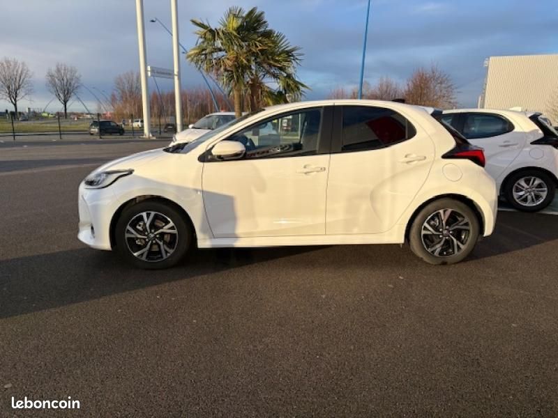 Toyota Yaris 116h Design 5p MC24 (image 3)