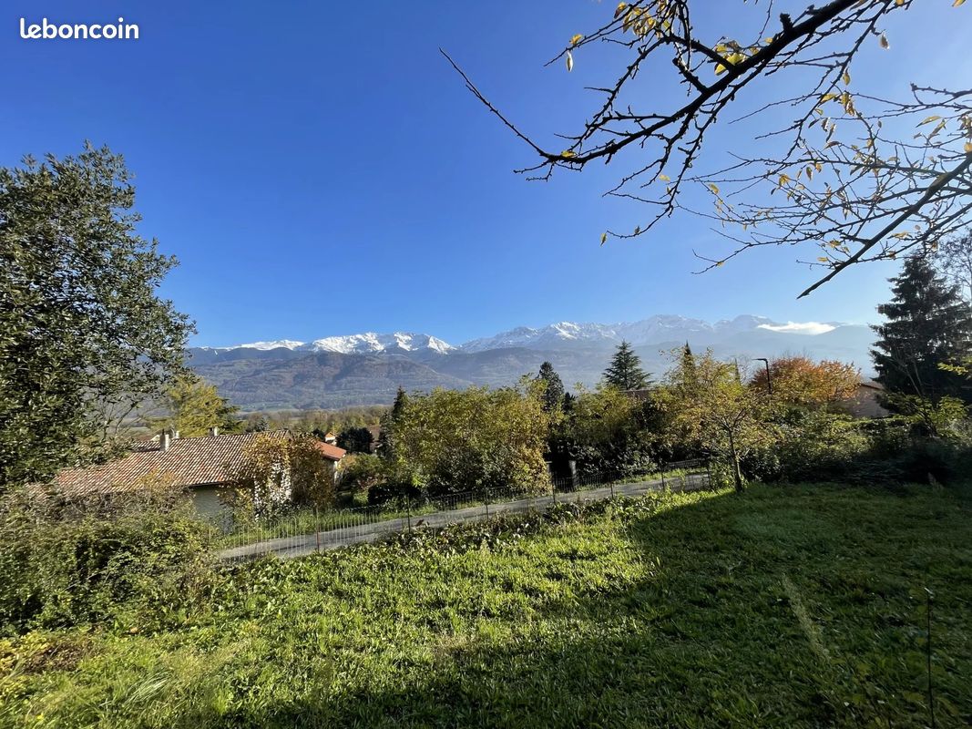 Terrain 330 m² · à Crolles · 330 m² · 140 000 €