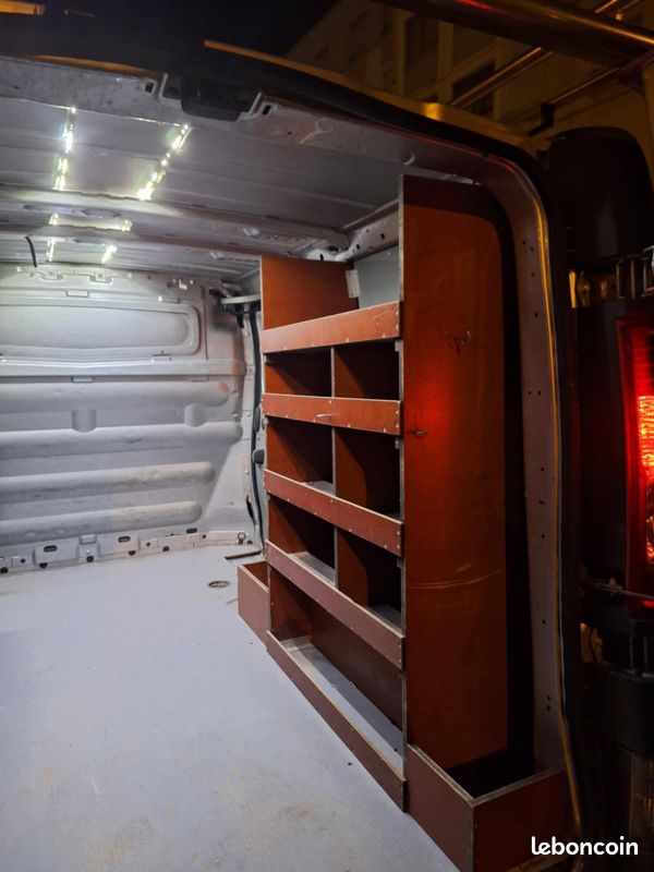 Rayonnage / Étagères d’aménagements pour fourgon utilitaire (image 2)