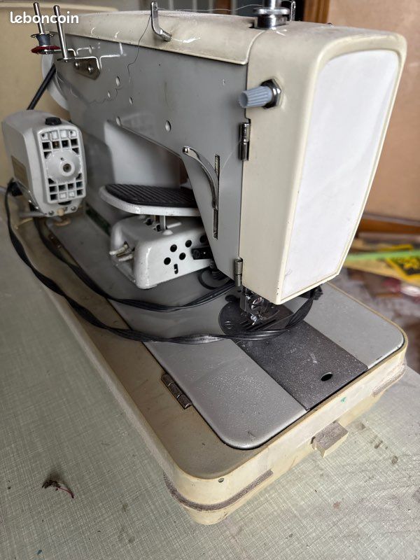 Machine à coudre (image 5)