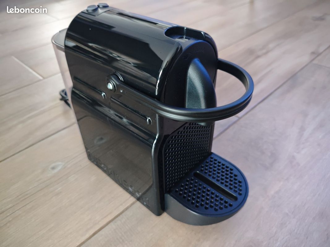 Cafetière Nespresso (image 1)