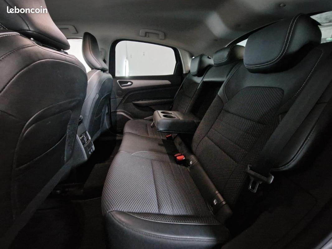 Renault Arkana E-Tech hybride 145 - 22 Techno (image 15)