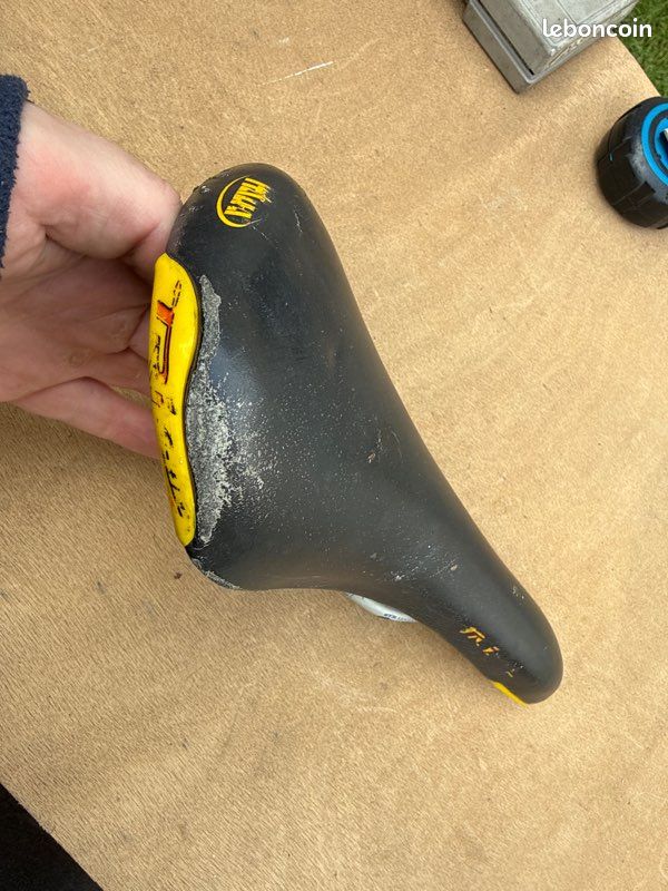 Selle Italia Tri Matic Manganèse, Noir Et Jaune, Pour Vélo De Route Course