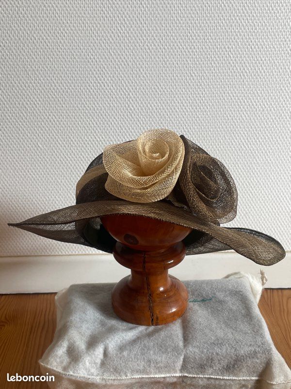 Magnifique Chapeau de Cérémonie / Mariage – État Neuf (image 1)