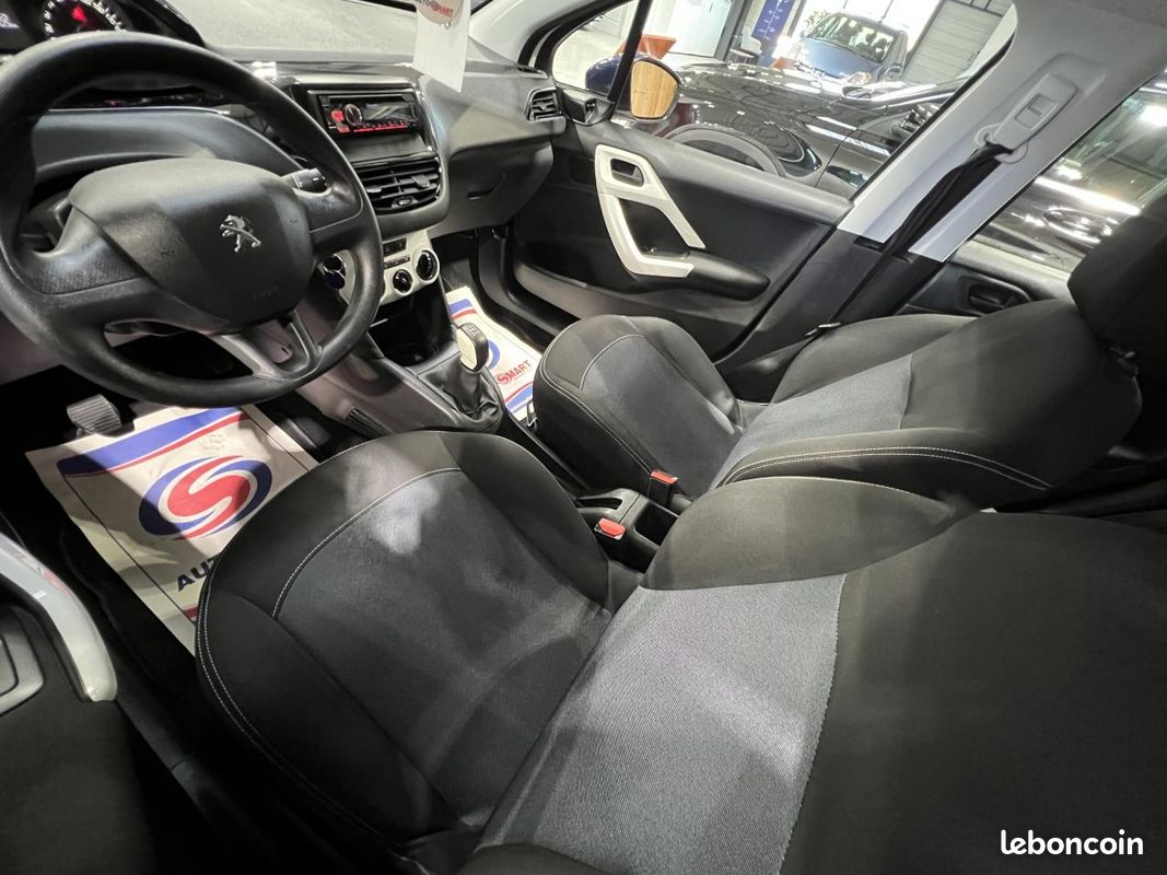 PEUGEOT 208 1.2i PureTech - 68Cv LIKE PHASE 2 CLIM (image 6)