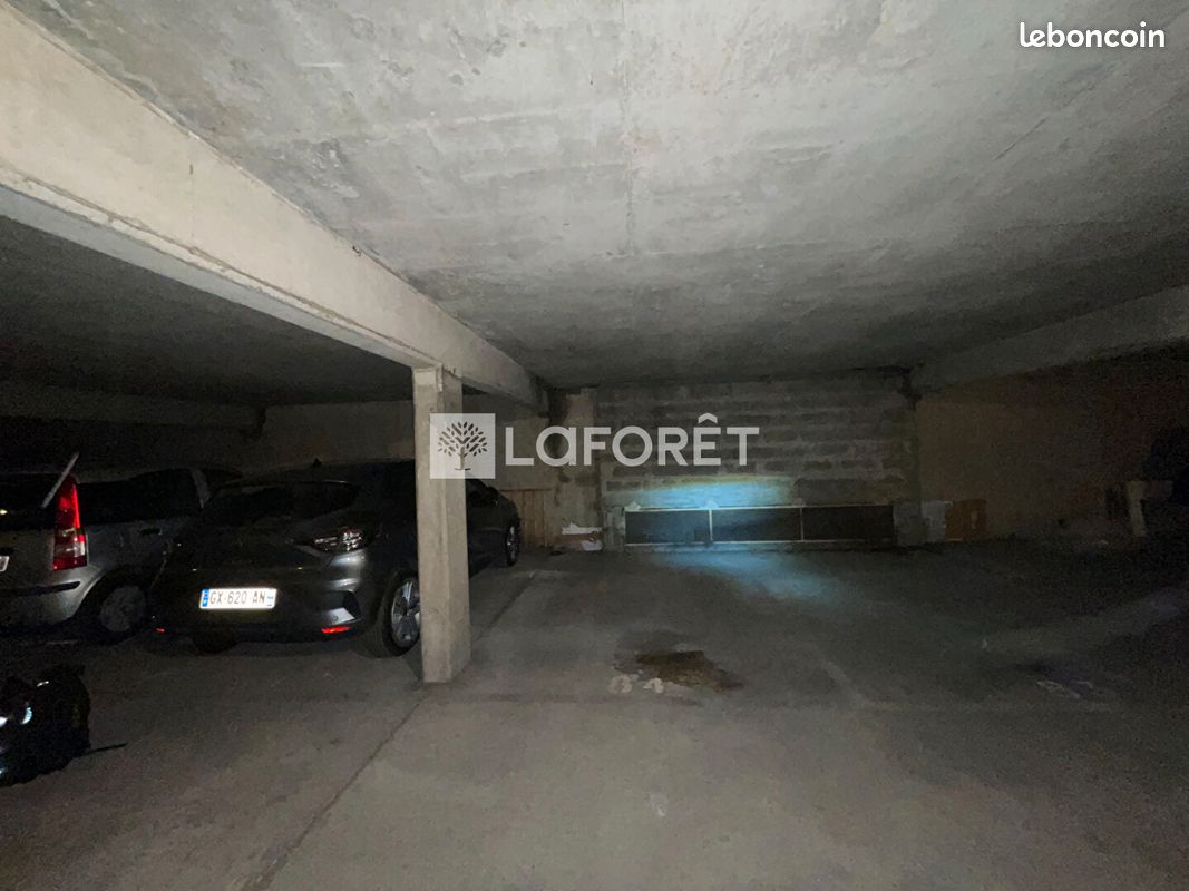Parking 10 m² · à Paris · 10 m² · 50 €/mois