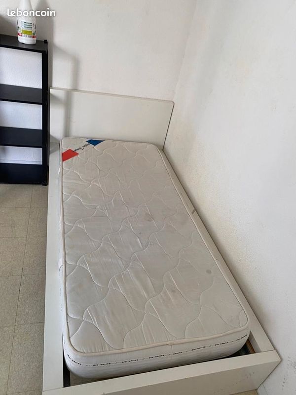 Lit 1 place en bois + matelas (image 2)