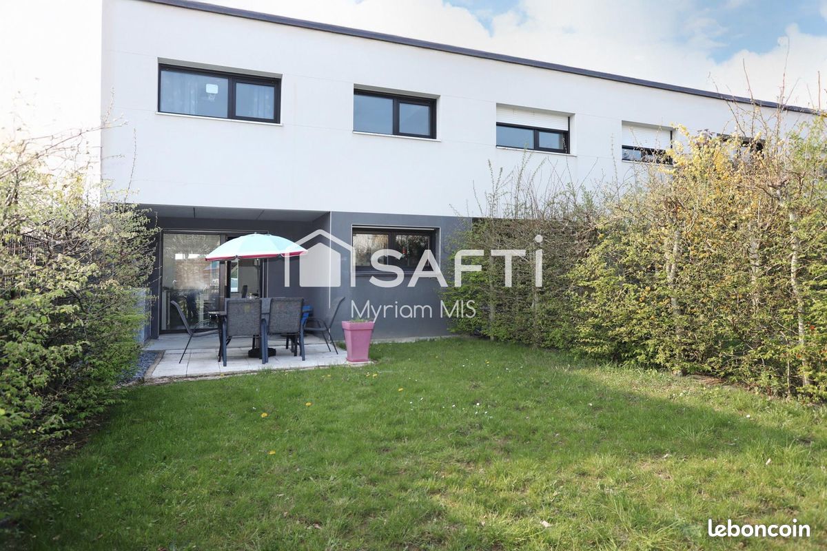 Maison 4 pièces 100 m² · à Saint-Jacques-de-la-Lande · 100 m² · 379 000 €