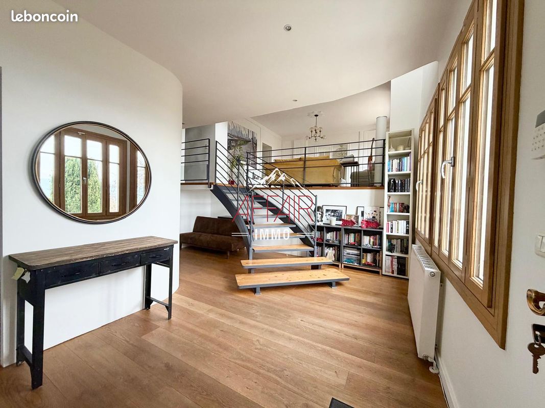 Maison 7 pièces 204 m² · à Collonges-sous-Salève · 204 m² · 950 000 €