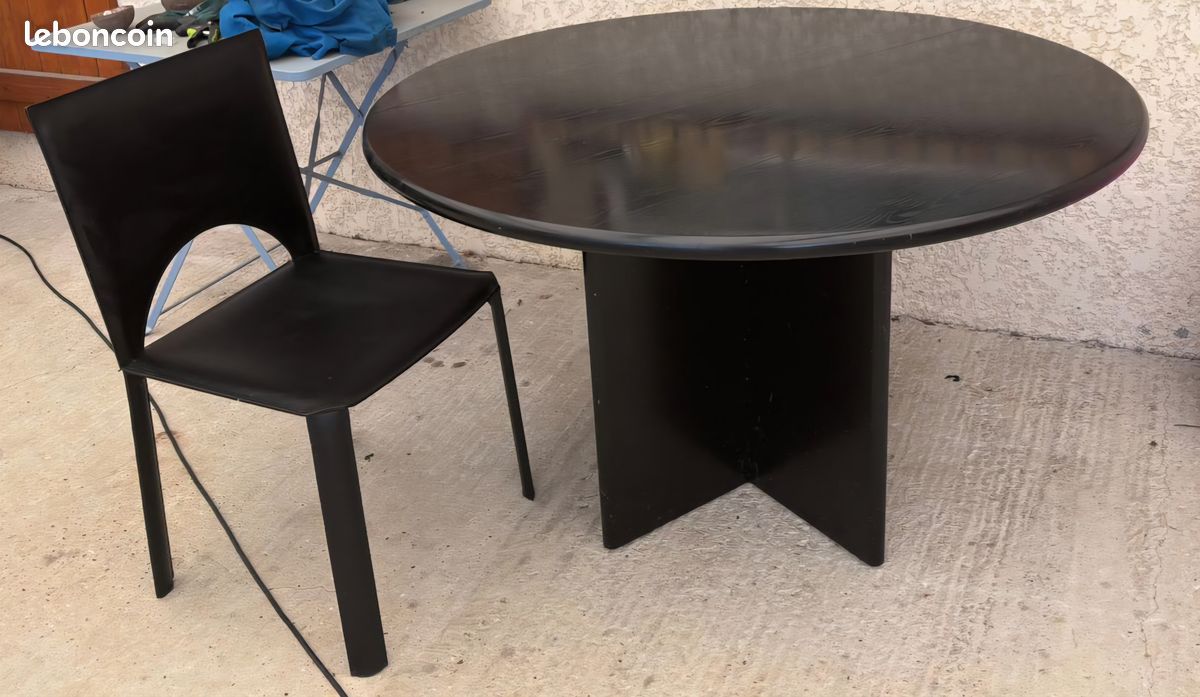 Table ronde + 4 chaises (image 1)
