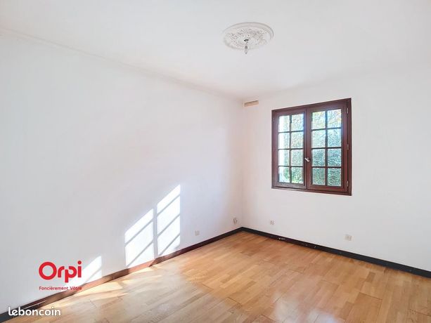 Maison 4 pièces 180 m²