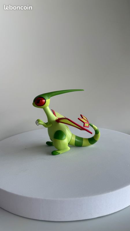 Figurine de Pokémon. Flygon Nº 0330 (image 2)