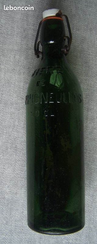 Bouteille ancienne en céramique, bouchon en porcelaine