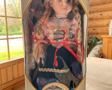 ANCIENNE POUPÉE EN TERRE CUITE et carton bouilli. EUR 25,00 - FR