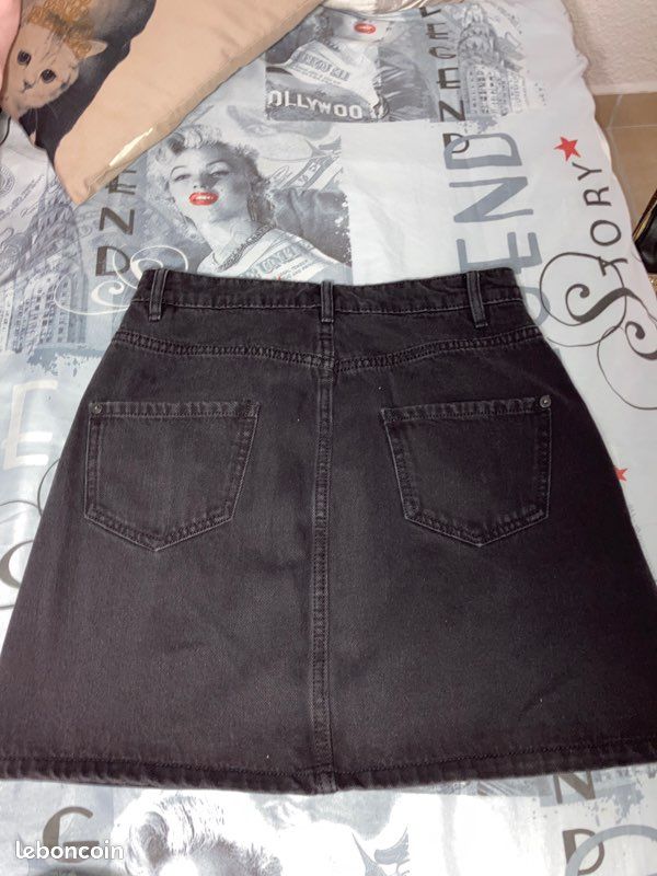 Jupe en jeans noir (image 2)