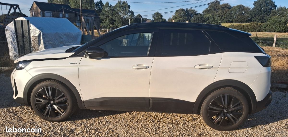 3008 PEUGEOT Hybrid- 225 -BV e-EAT8 II GT Pack PHASE 2 année 2022 94639 kms (image 2)